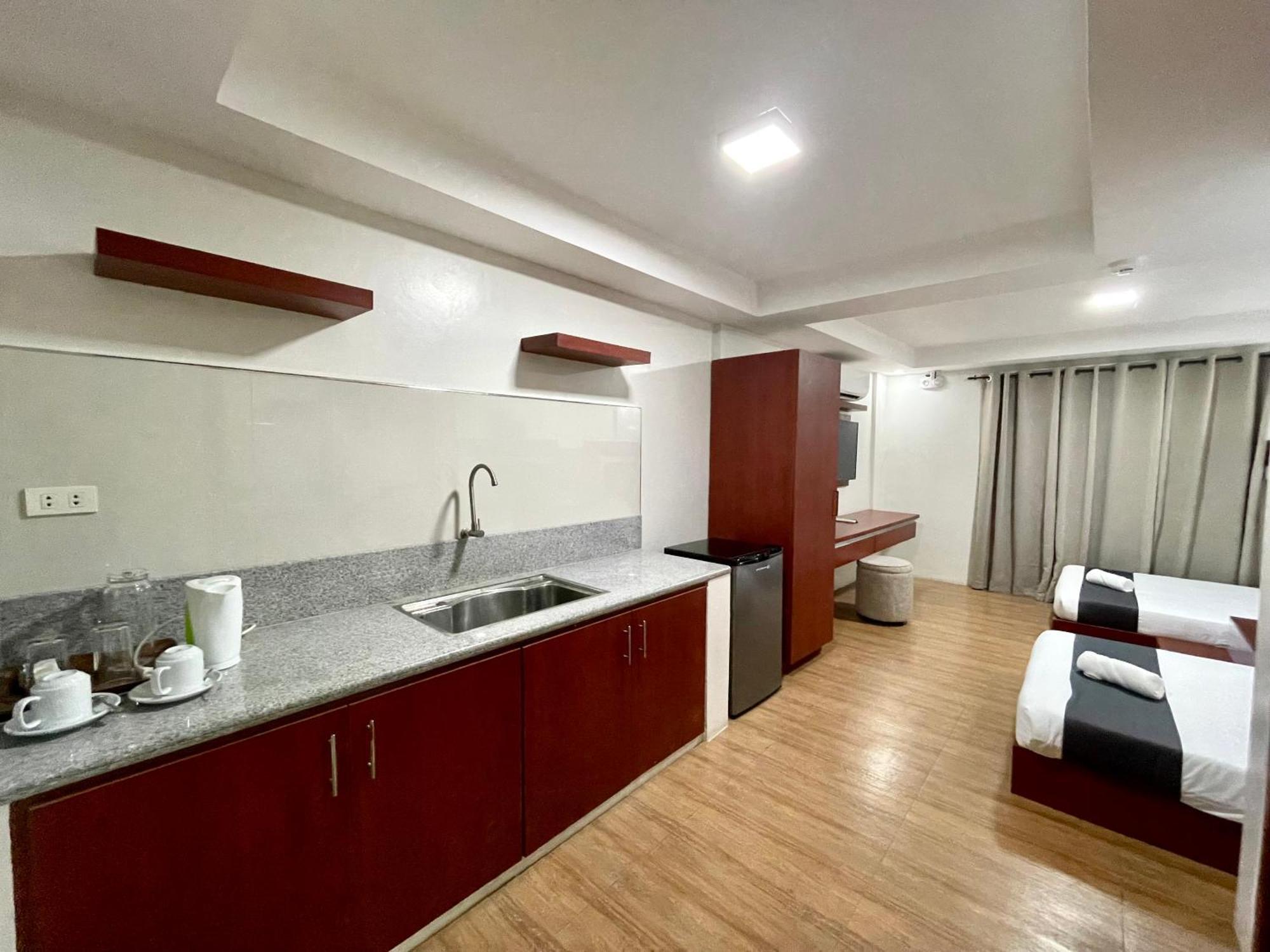 Staycation Hotel San Jose  Exterior foto